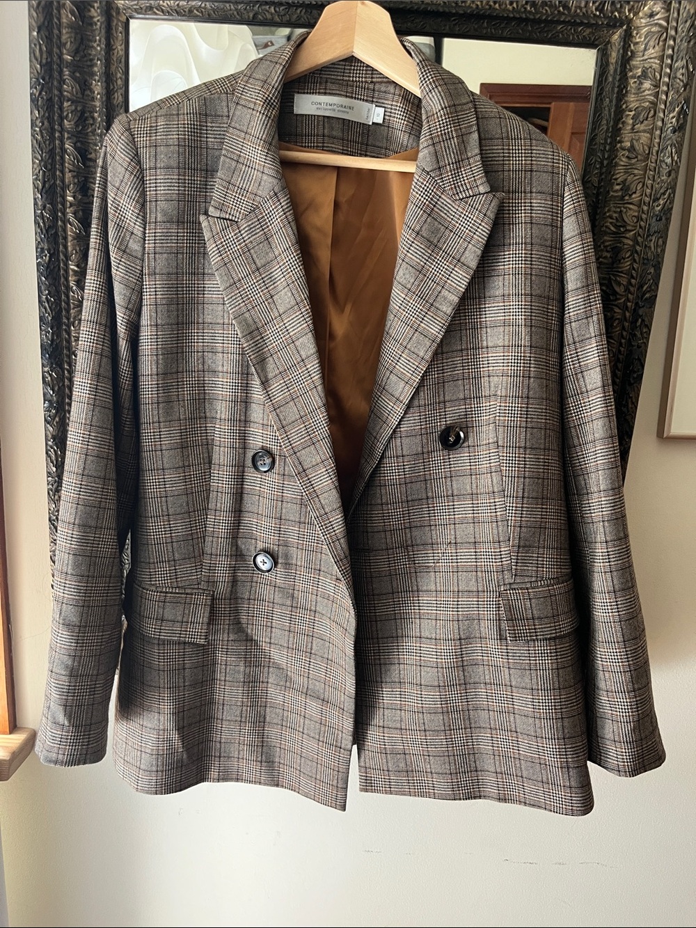 Contemporary Plaid Double-Breasted Blazer in Brown Plaid